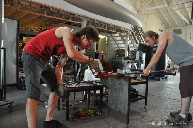 Glassmaker Evan Kolker at work @ Glow Glass Studio, assisted by J.Stropko (September 2015)